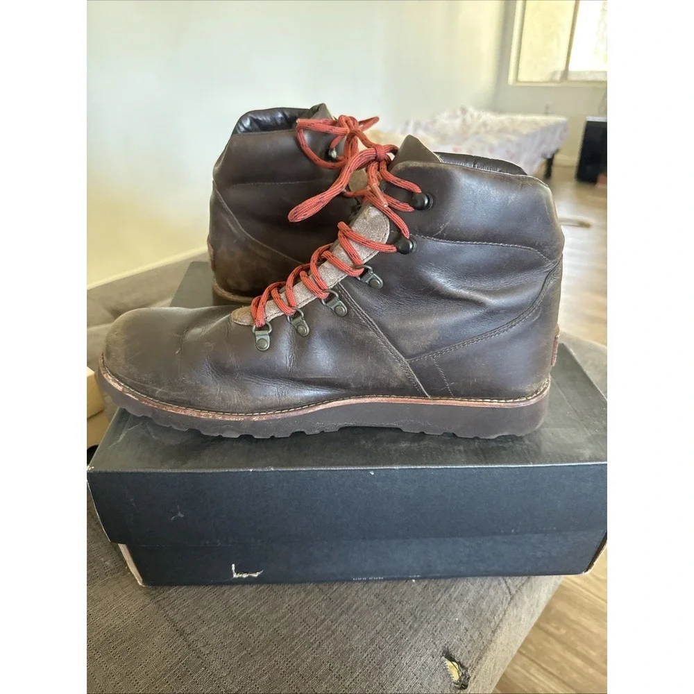 UGG hafstein brown
